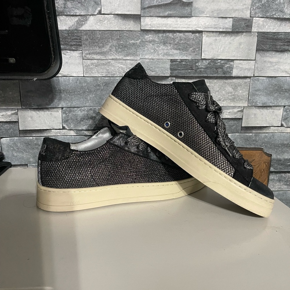 P448"Black and Silver Sneakers 👟-Size (39) -Good Condition - Picture 9 of 12